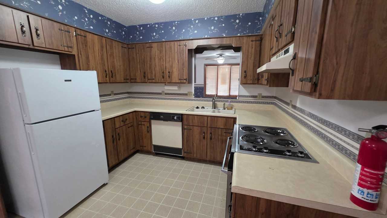 503 East Redwood Street - Photo 6 of 11