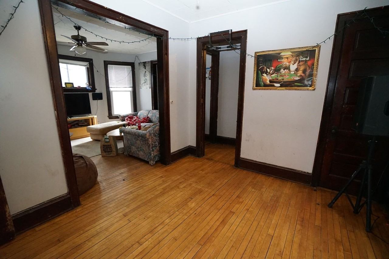 512 West Mifflin Street - Photo 3 of 14