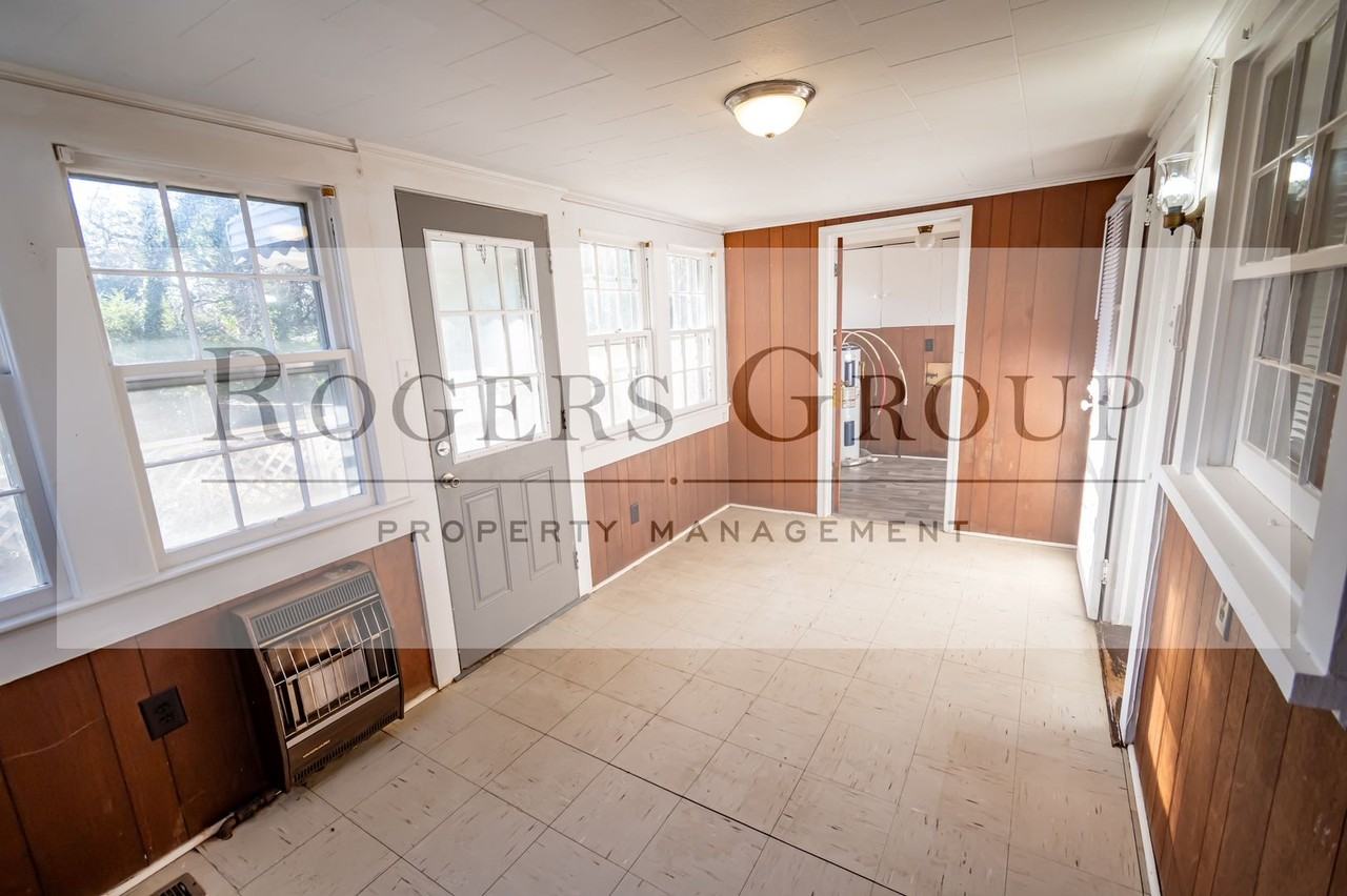 1443 Perry Avenue - Photo 2 of 9