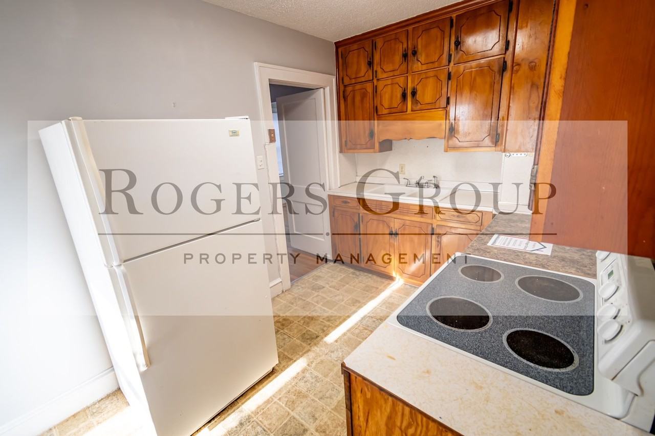 1443 Perry Avenue - Photo 3 of 9