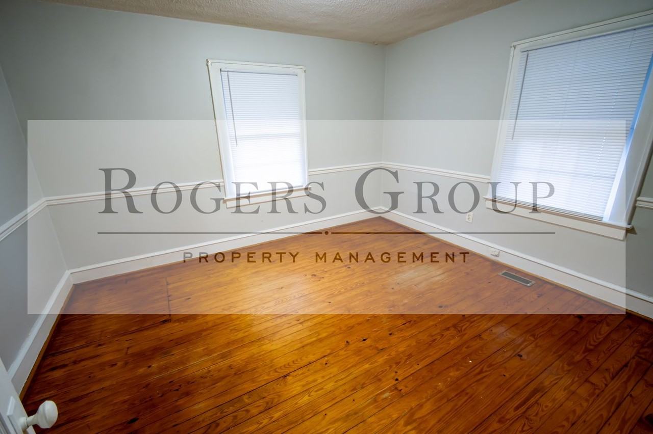 1443 Perry Avenue - Photo 6 of 9