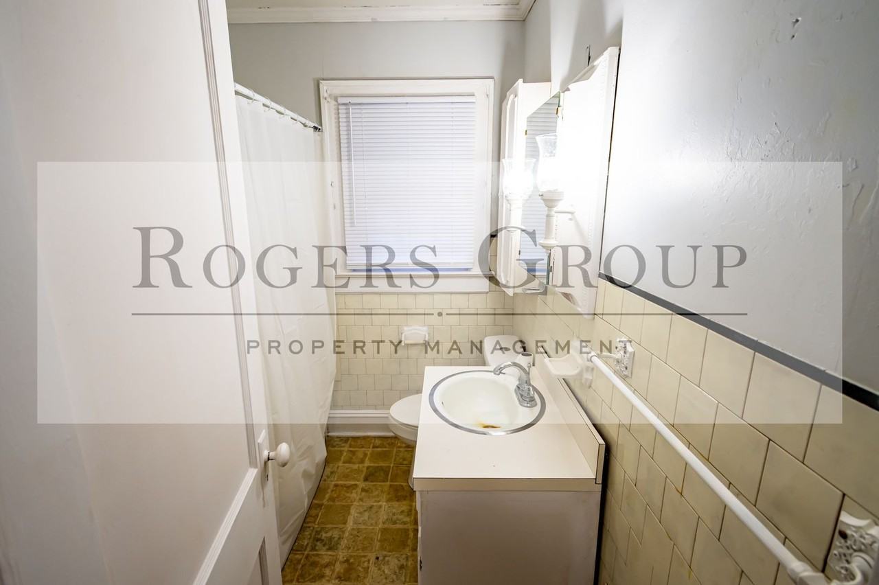 1443 Perry Avenue - Photo 7 of 9