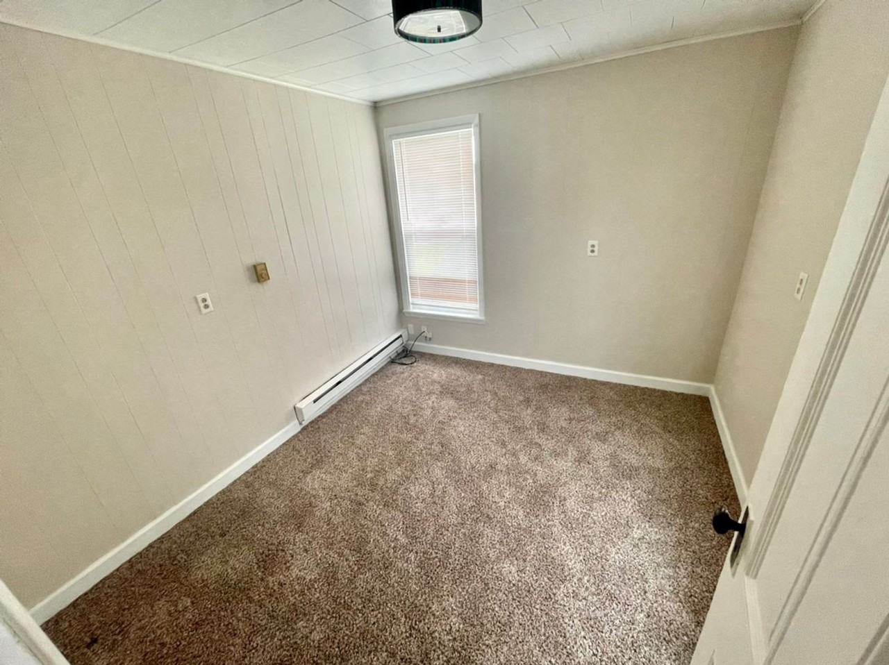 211 S Walnut St - Photo 4 of 14