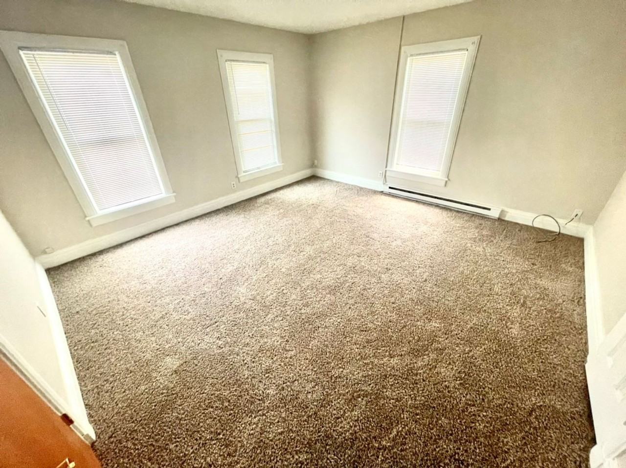 211 S Walnut St - Photo 6 of 14