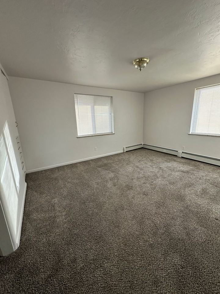 1365 West Gill Place - Photo 5 of 10