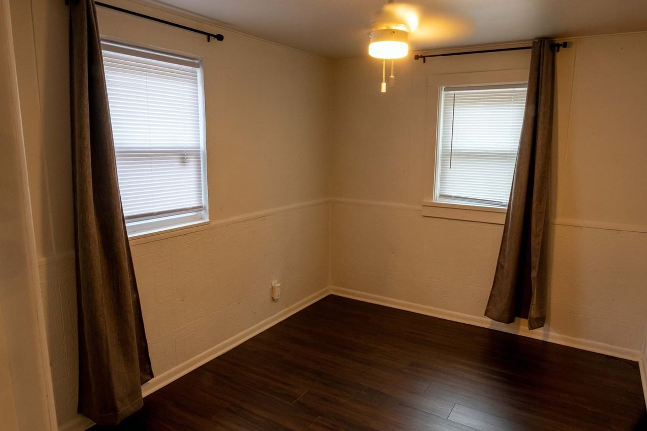 1631 S Huntington Dr - Photo 3 of 18