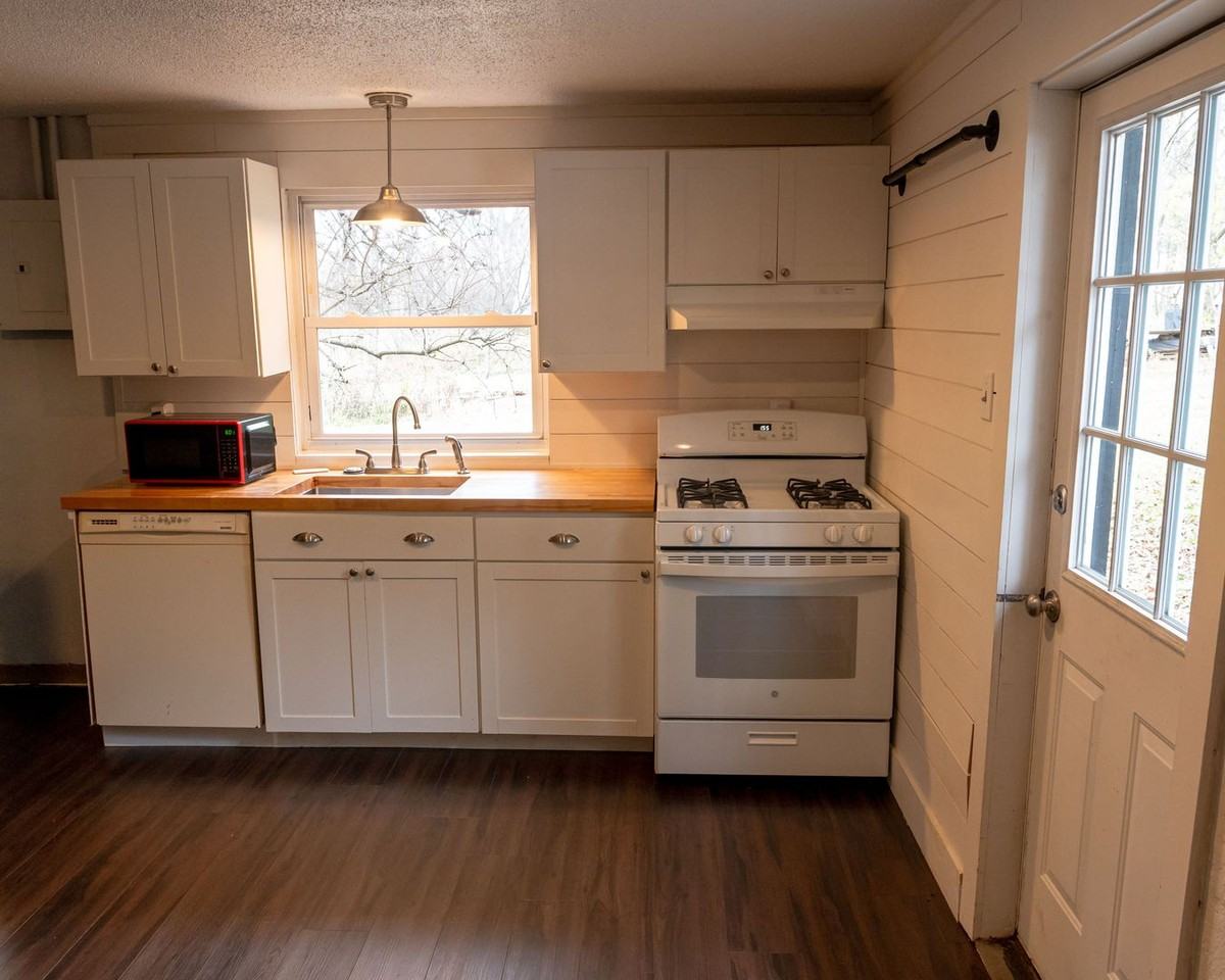 1631 S Huntington Dr - Photo 6 of 18