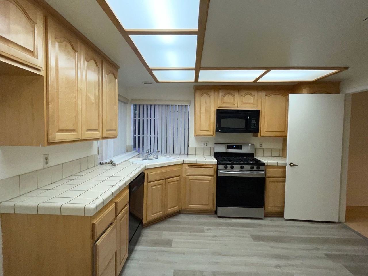 19500 Crystal Ridge Ln - Photo 3 of 33