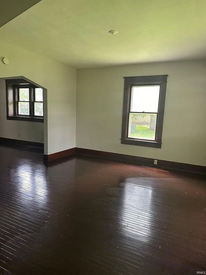 2222 Drexel Avenue - Photo 3 of 10