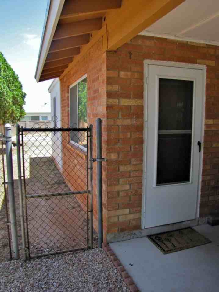 503 Phillip Dr - Photo 6 of 40