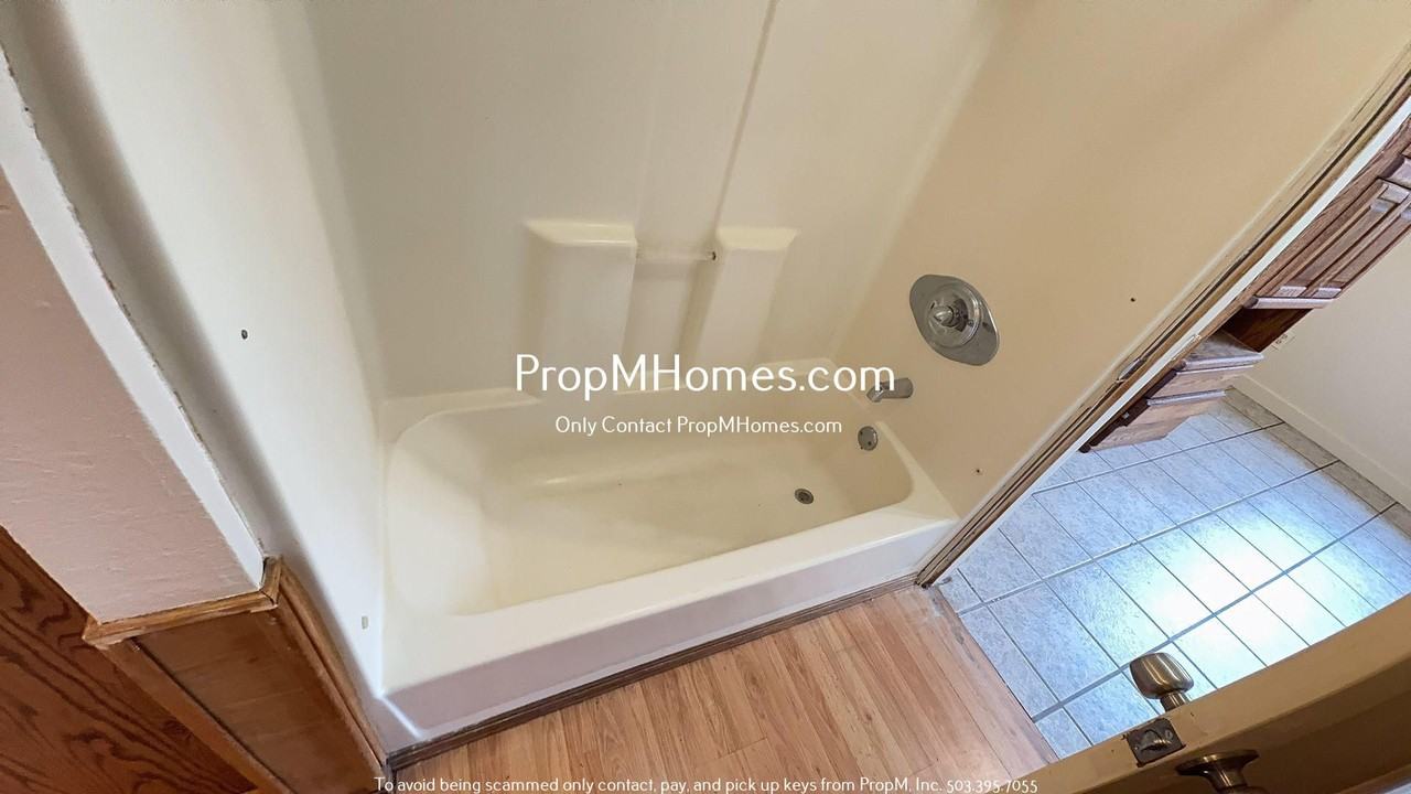 8334 Se Clatsop St - Photo 5 of 5