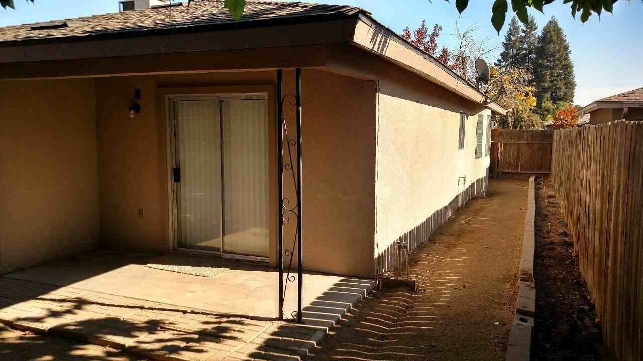 4311 N Ellendale Ave - Photo 5 of 12