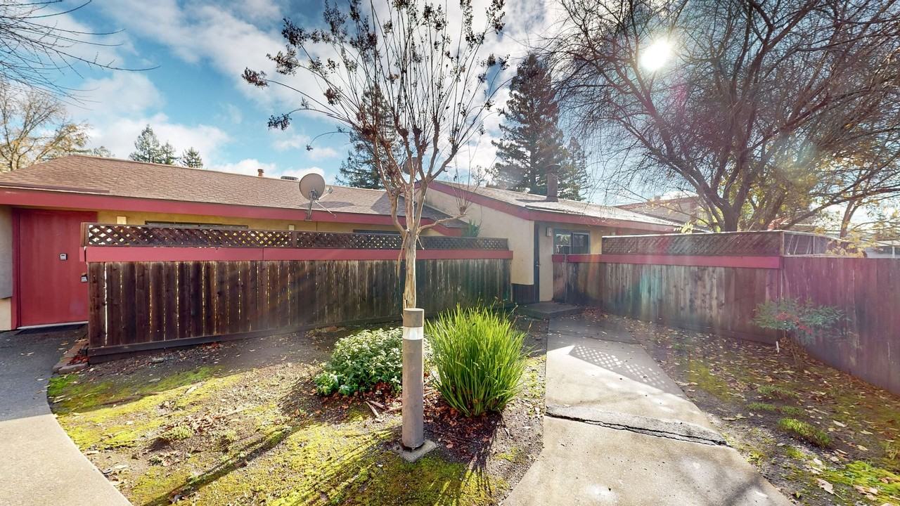 3 Redwood Ct - Photo 2 of 23