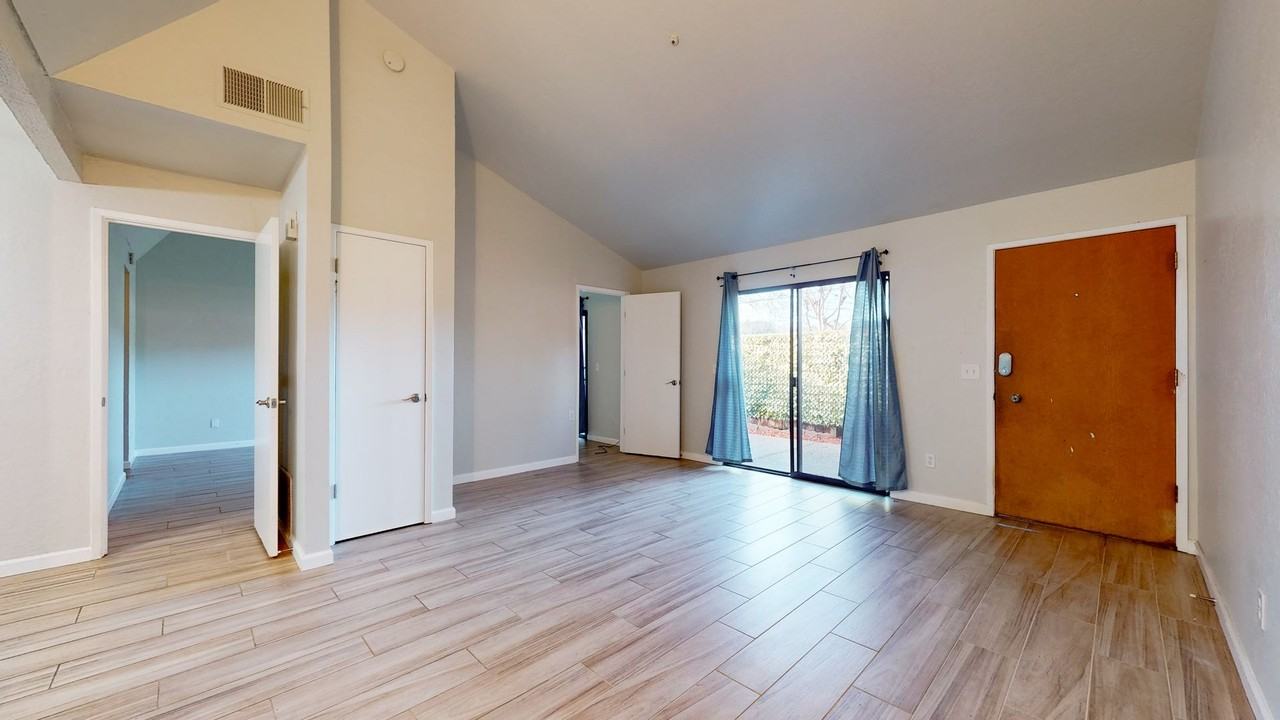 3 Redwood Ct - Photo 6 of 23