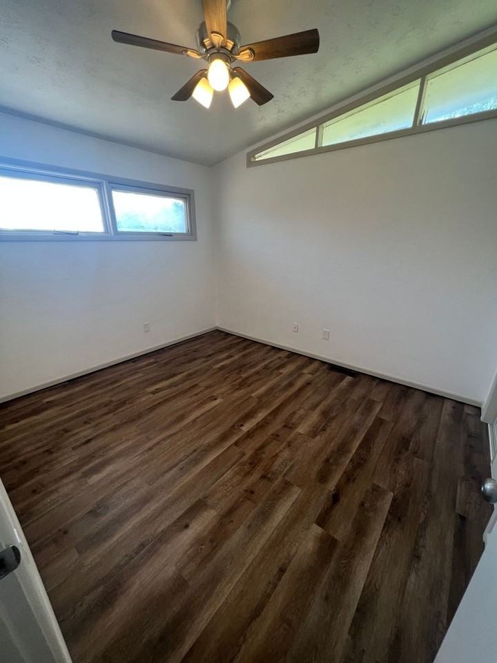 5432 31st Street - Photo 3 of 20