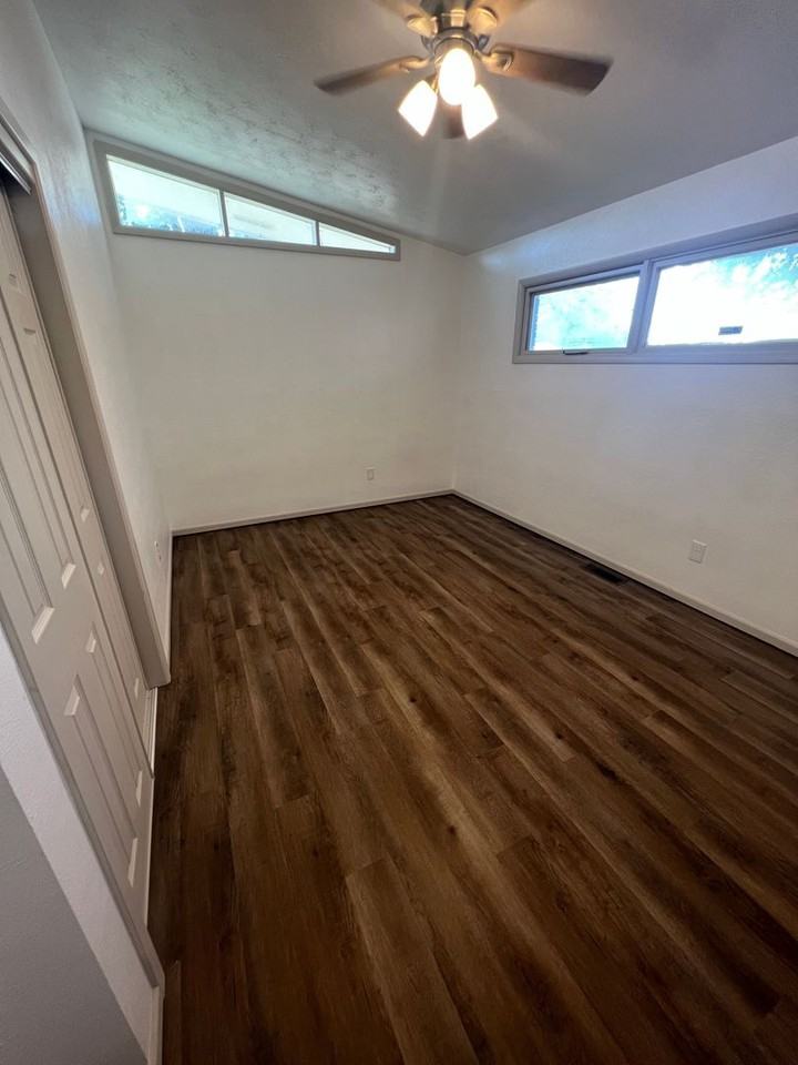 5432 31st Street - Photo 4 of 20