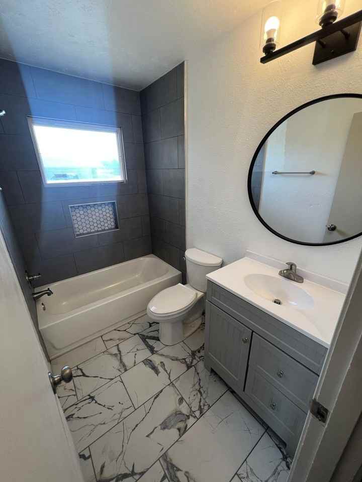 5432 31st Street - Photo 6 of 20