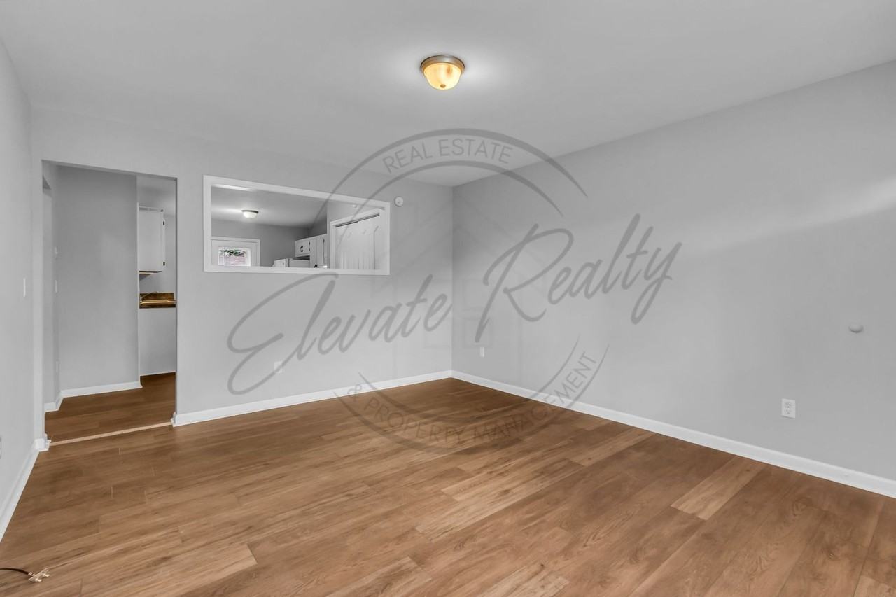 109 Cloverdale Dr #A - Photo 5 of 24