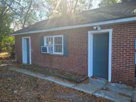 featured image of 2400 Bell St