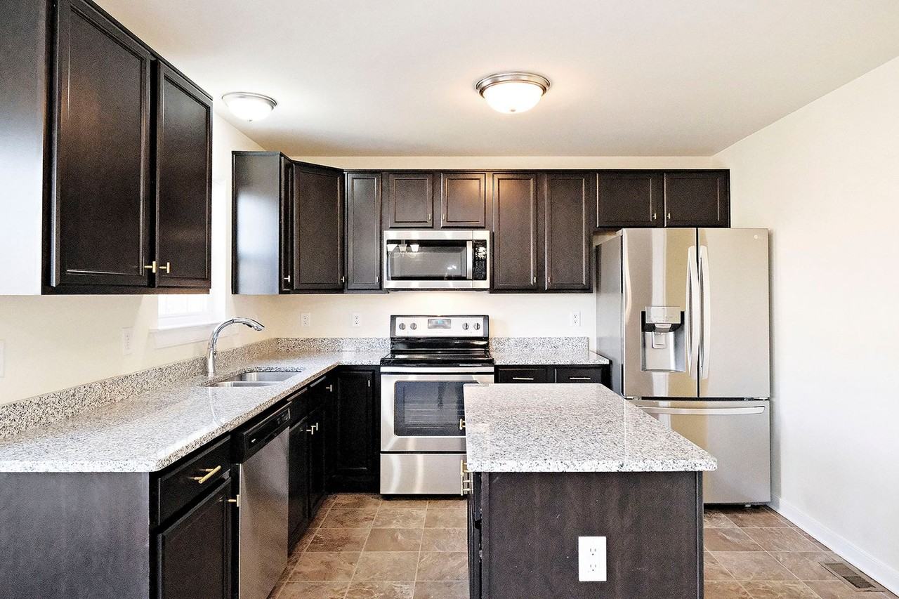 115 Reedy Creek Rd - Photo 5 of 17