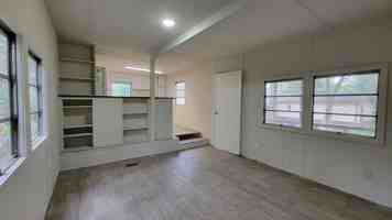 featured image of 5325 Se 32nd Ct