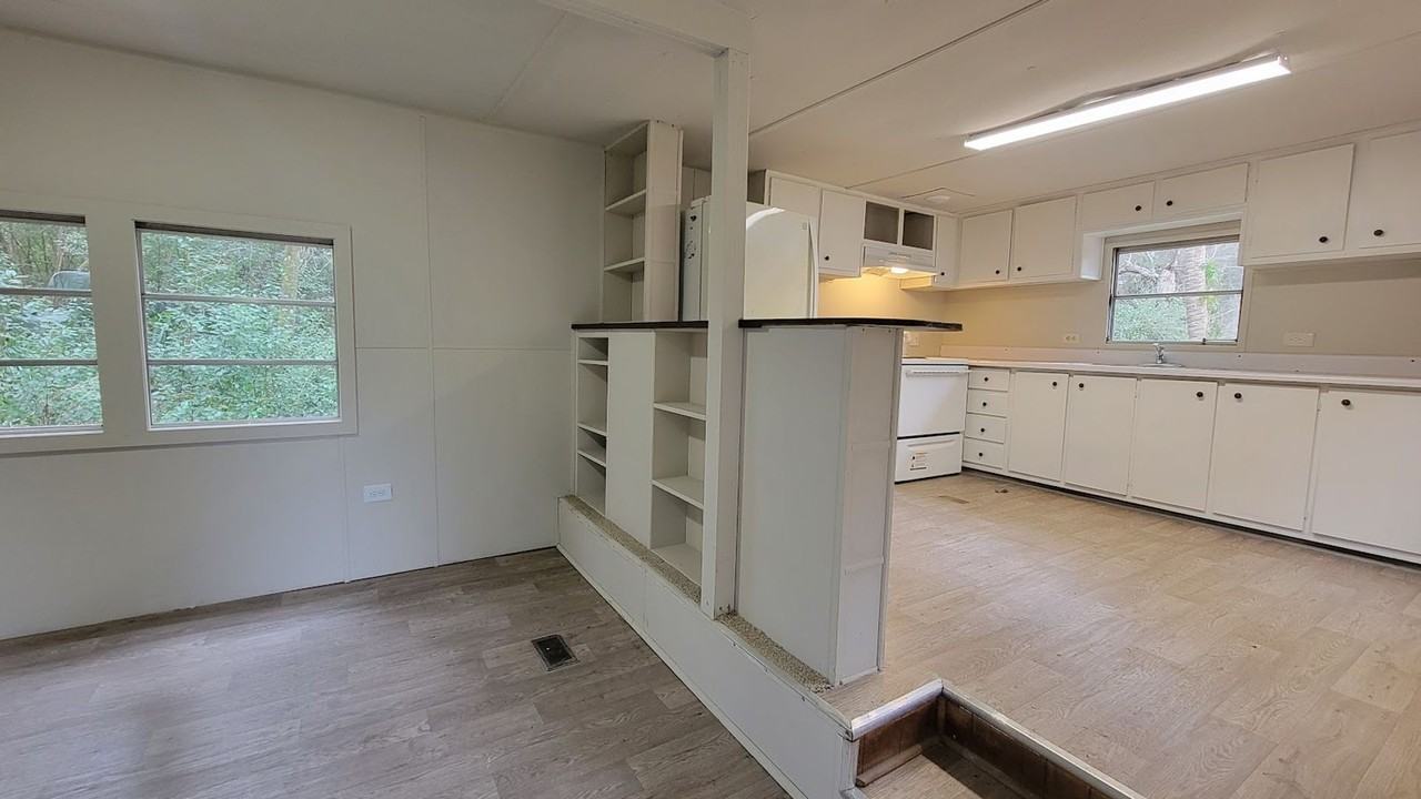 5325 Se 32nd Ct - Photo 2 of 12