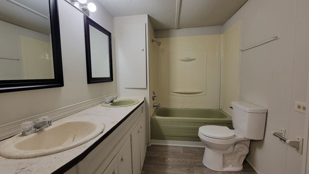 5325 Se 32nd Ct - Photo 6 of 12