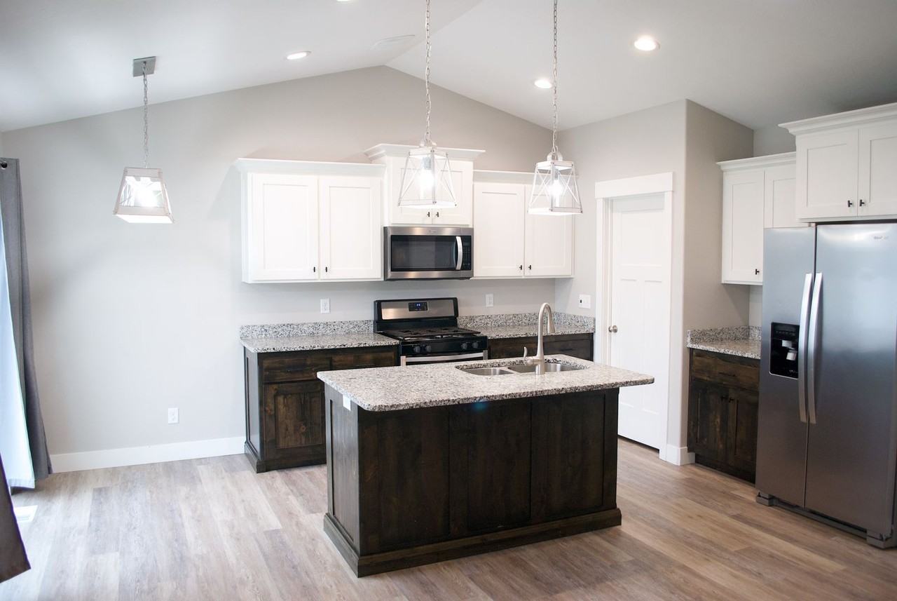 424 Franklin St - Photo 2 of 15