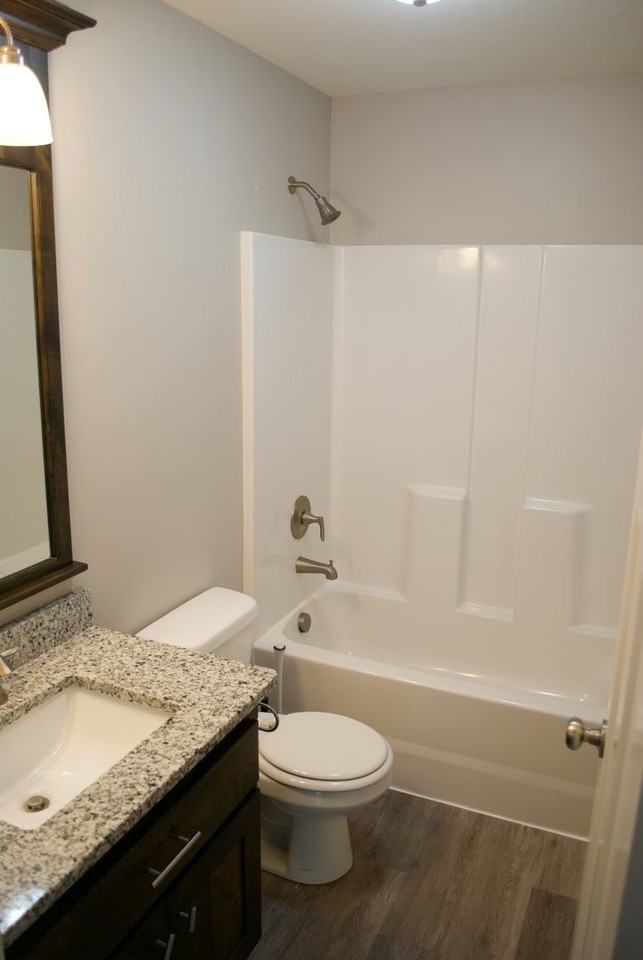 432 Franklin St - Photo 4 of 12