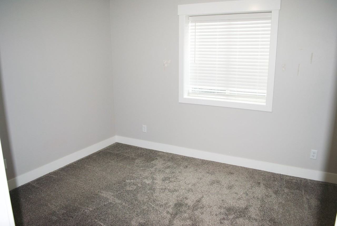 432 Franklin St - Photo 6 of 12