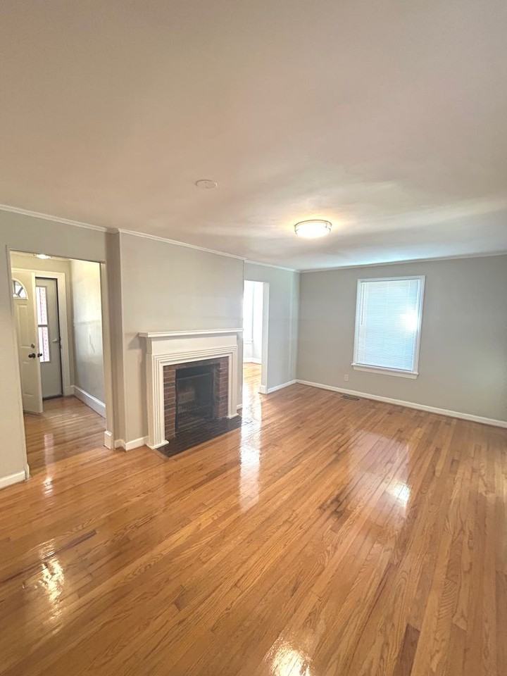 3229 Skycrest Dr - Photo 5 of 19