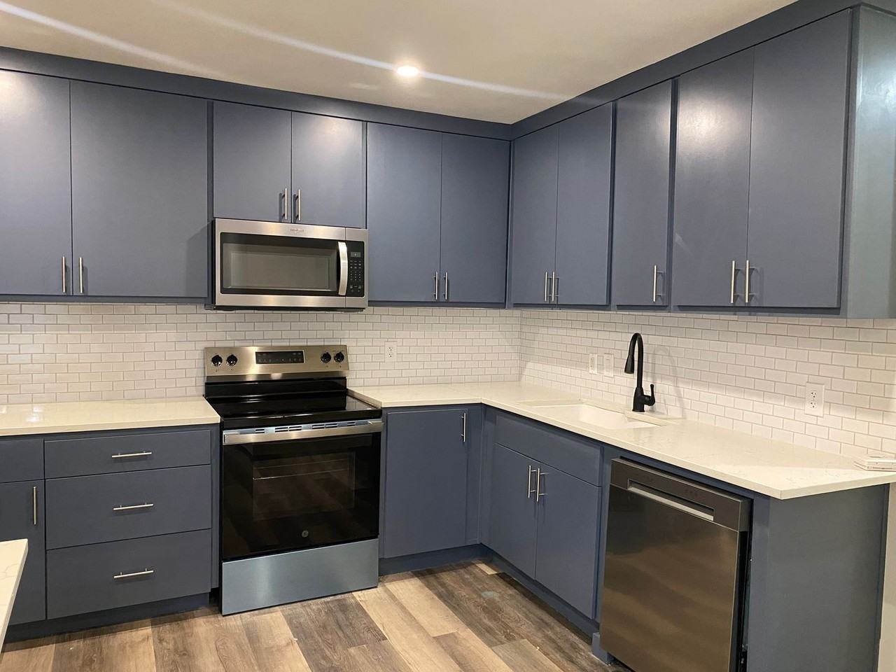 BEATRICE - Photo 3 of 38