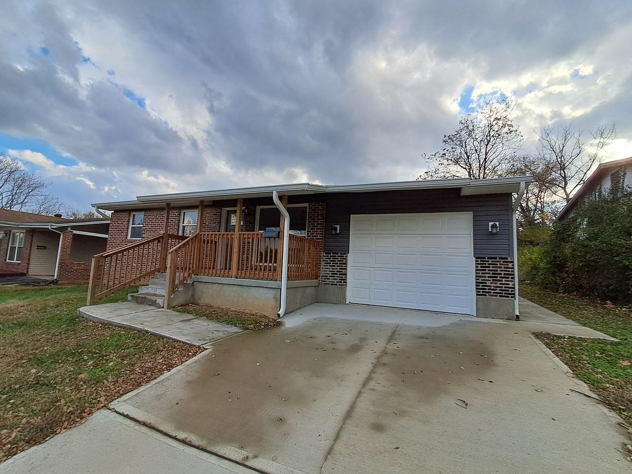 136 East Waymire Avenue - Photo 2 of 23