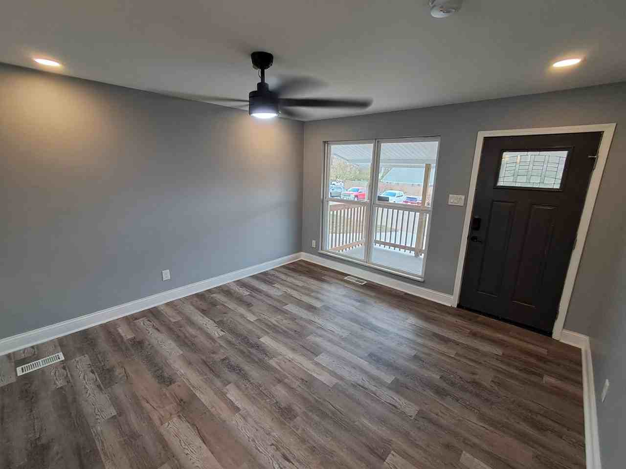 136 East Waymire Avenue - Photo 5 of 23