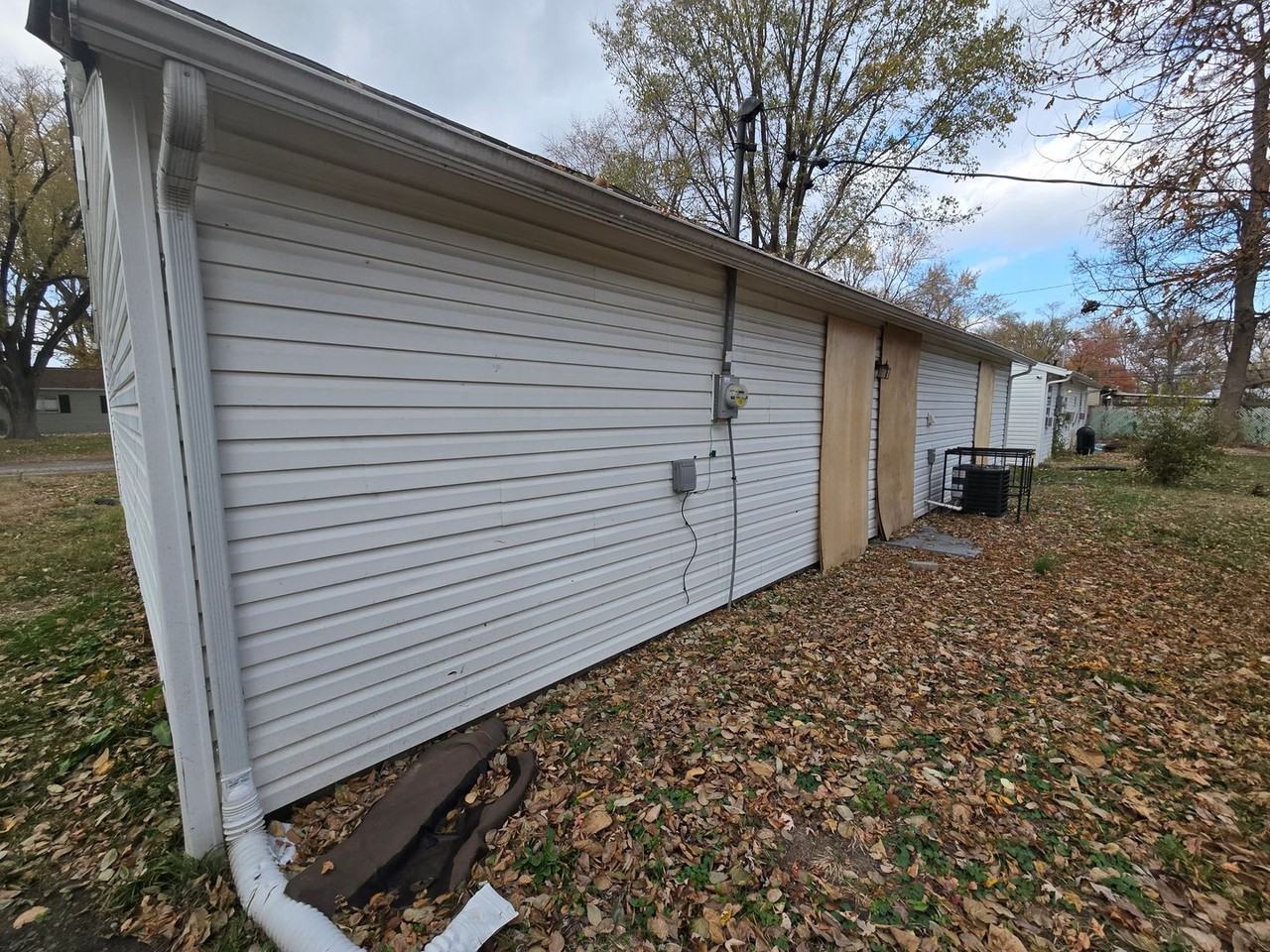 1140 Saint Rose Ln - Photo 3 of 15