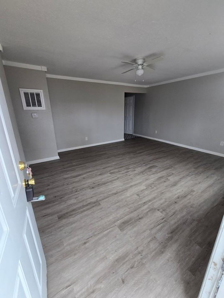 1140 Saint Rose Ln - Photo 4 of 15