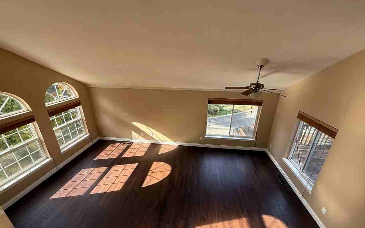 829 Blueberry Ln - Photo 5 of 26