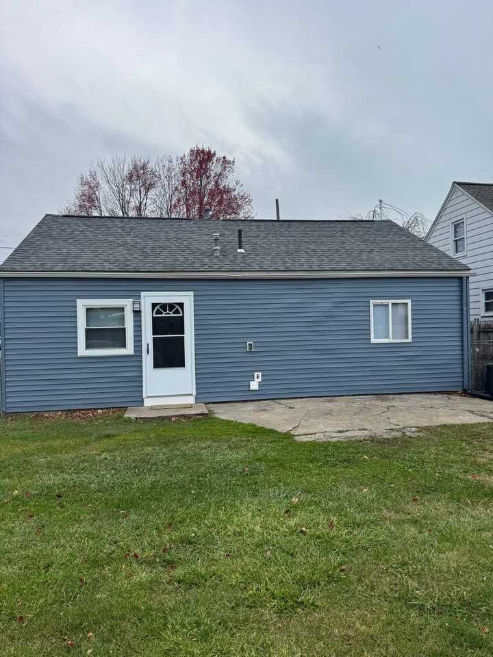 621 Elm Court - Photo 2 of 20