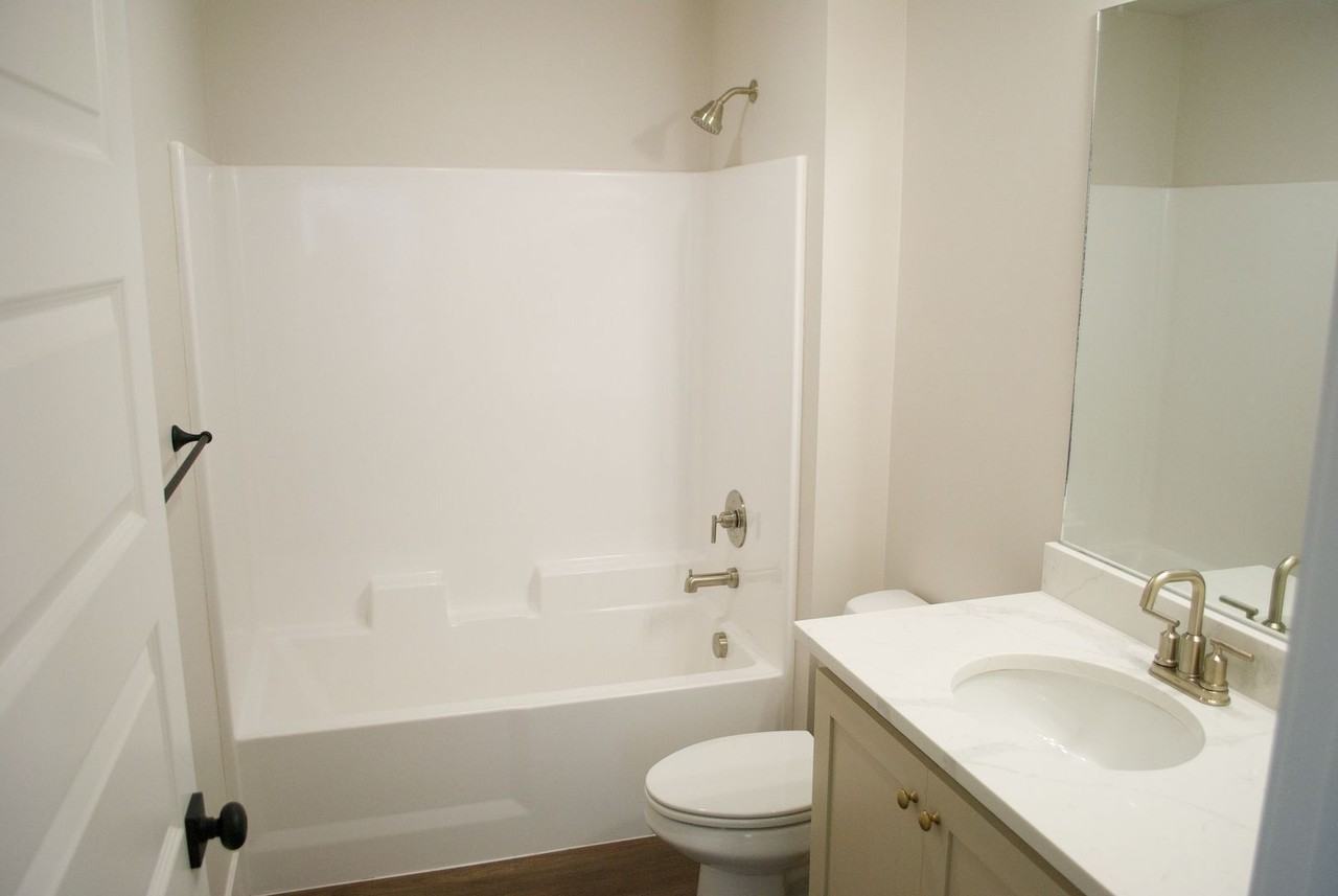 794 E Sunnyside Rd #3 - Photo 4 of 17