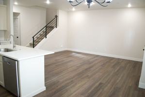 featured image of 794 East Sunnyside Road #3