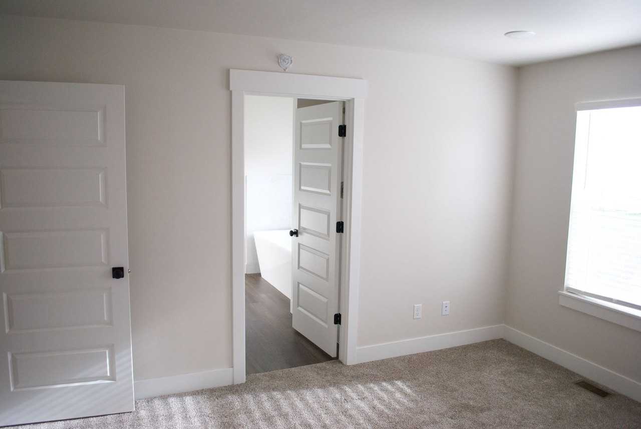 794 E Sunnyside Rd #3 - Photo 7 of 17