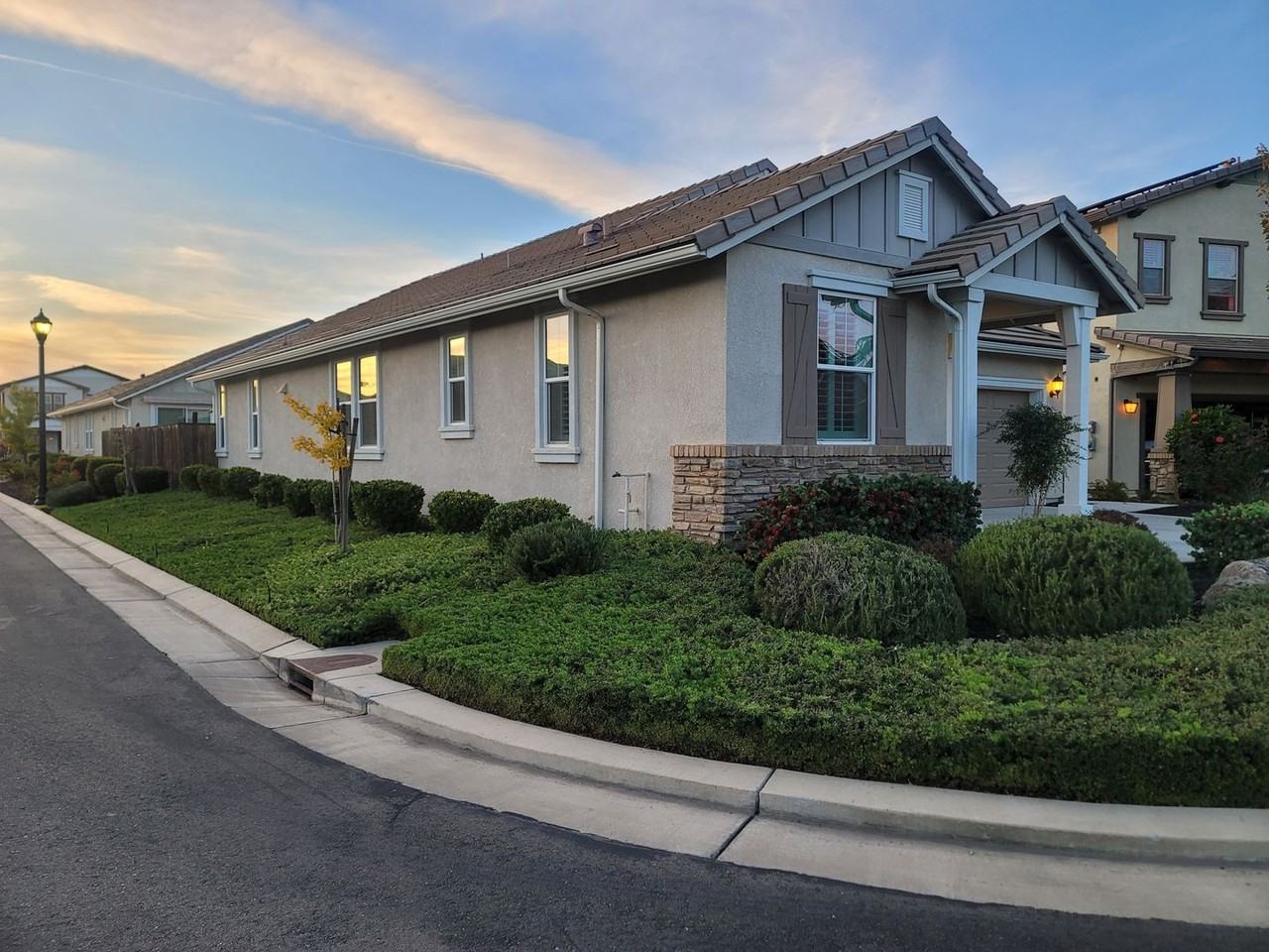 1217 Sirah Ct - Photo 2 of 28