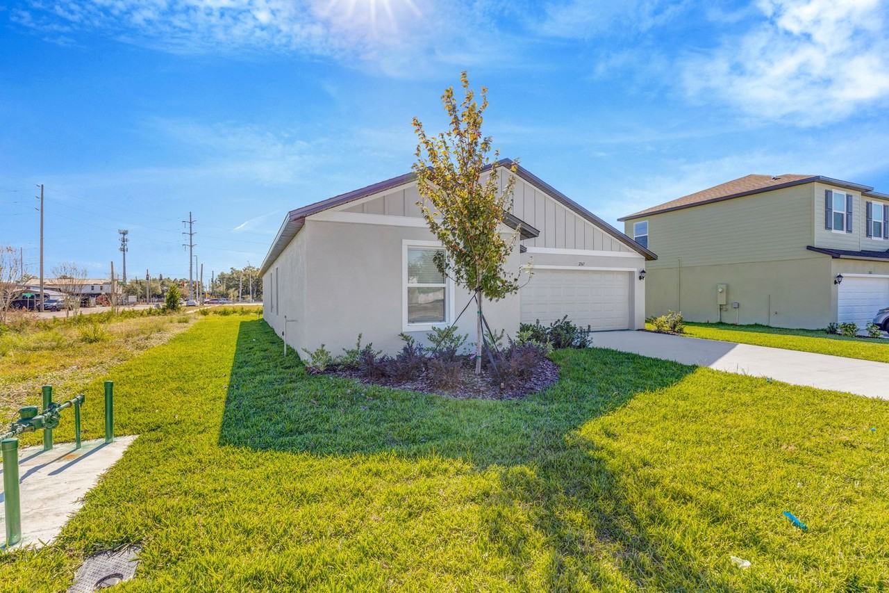 2167 Lone Oak Ln - Photo 2 of 46