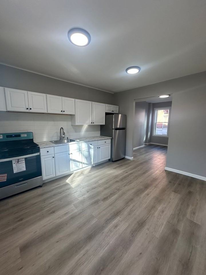 2716 Latona Street - Photo 5 of 11