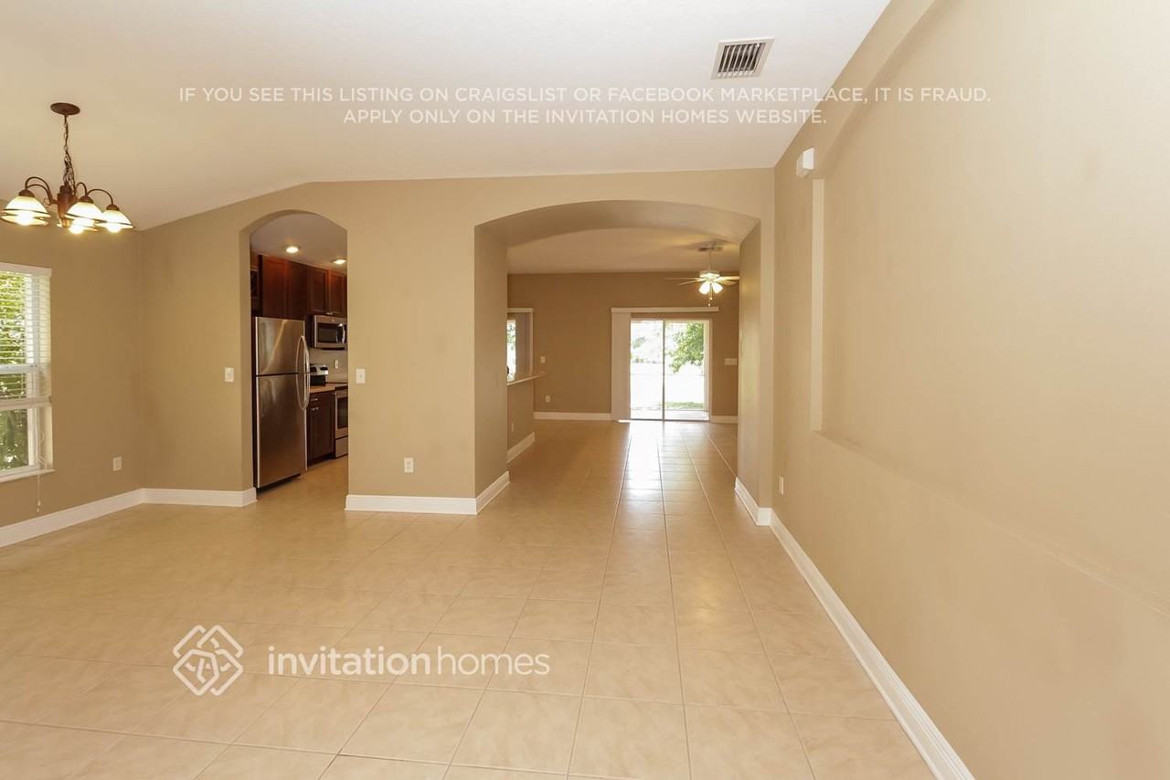 5268 Layton Dr - Photo 3 of 22