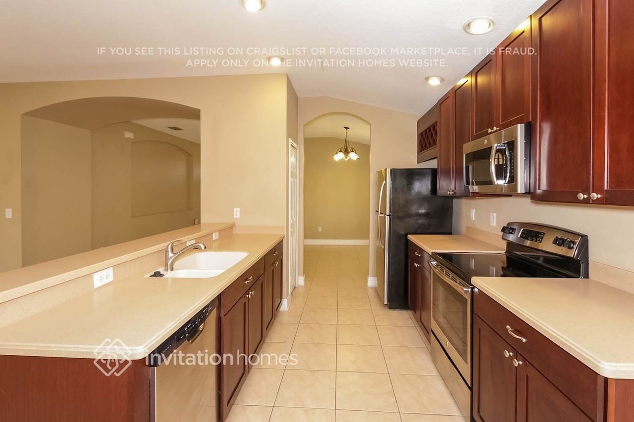 5268 Layton Dr - Photo 6 of 22