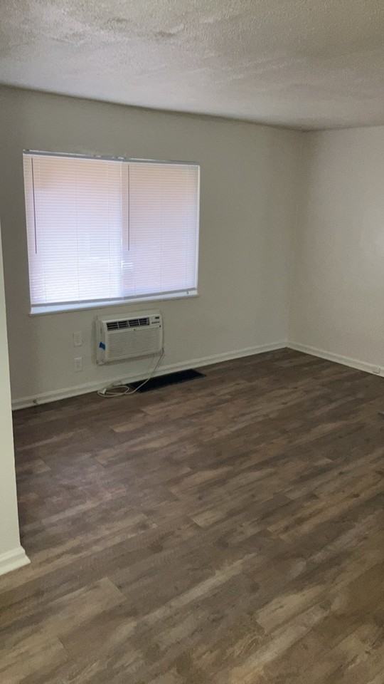 18 Roger Ct #18 - Photo 6 of 27