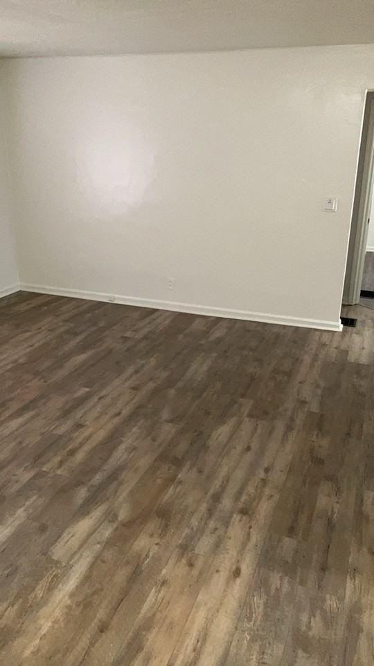 18 Roger Ct #18 - Photo 7 of 27