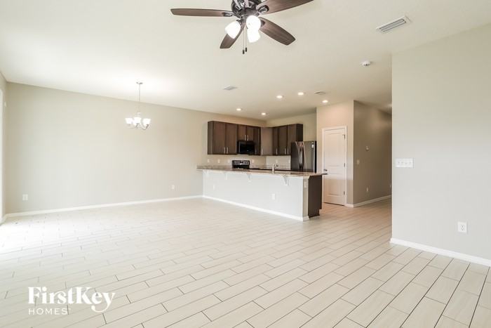 724 Trellis Bay Drive - Photo 3 of 15