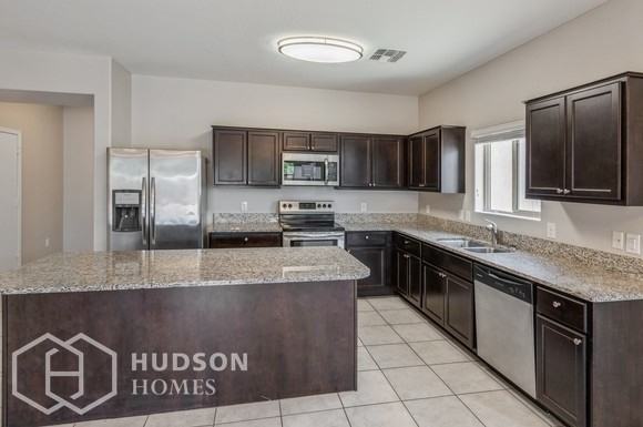 5015 E Andalusite Ln - Photo 5 of 29